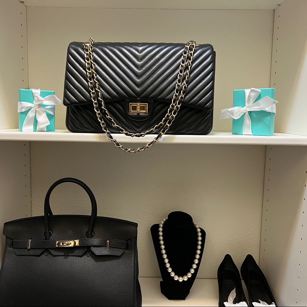 Luxury designer purse. - Picture 7 of 15